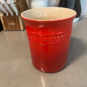 Le Crueset red ombre utensil crock. 6” tall.